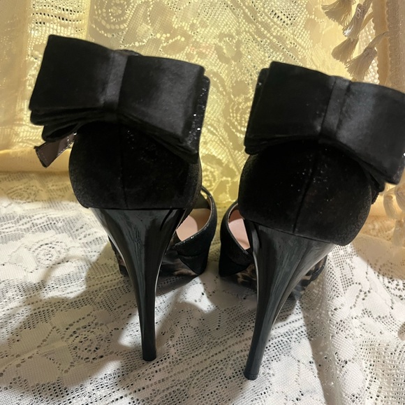 Betsey Johnson 5” Black Glitter High Heels with Satin Bows - Picture 2 of 16